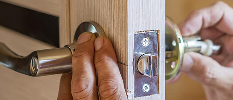 24 hour residential locksmith Apple Valley